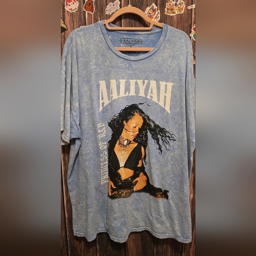 AALIYAH T.SHIRT